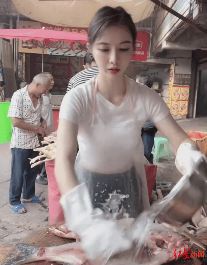 ▲小玥在杀鱼。