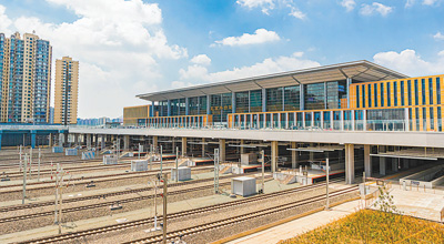 北京丰台站外景。原梓峰摄