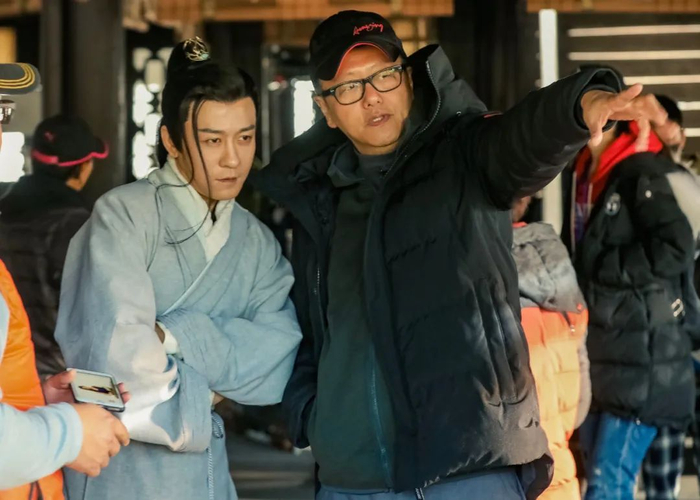 ▲蒋家骏给林雨申说戏。