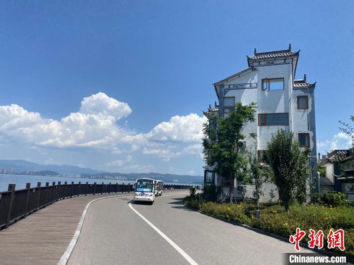 图为洱海生态廊道一角 陈静 摄