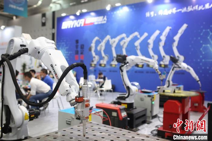 展出的机器人 佛山潭州会展中心 供图