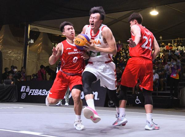 中国队在比赛中。 新华社 图