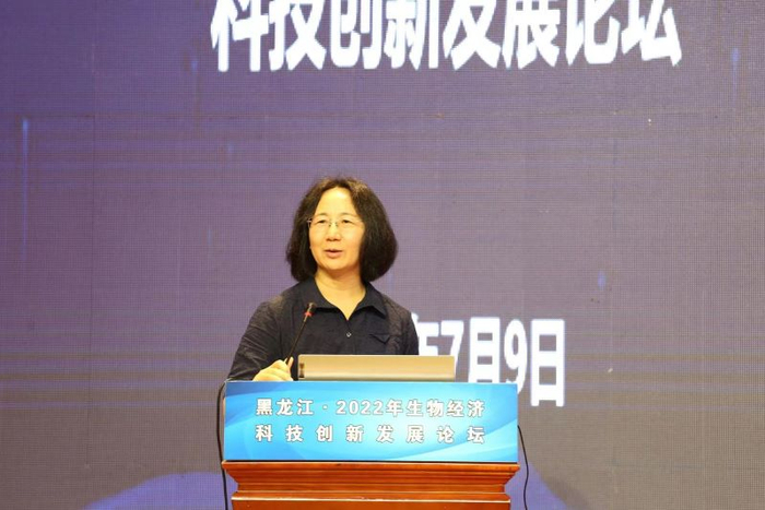 陈化兰院士报告现场。