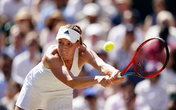 莱巴金娜在比赛中。