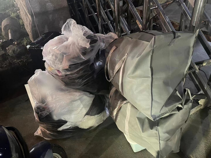 3月9日深夜，周语宁从学校搬家到了租住的小区。