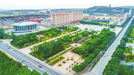 图为壶关县城玉壶广场。本报通讯员摄