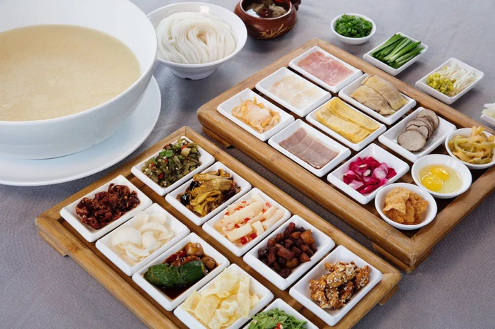 过桥米线 文旅头条 供图