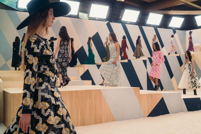 巴黎高级定制时装周全面回归