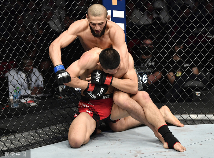 上一场比赛，李景亮不敌奇马耶夫。