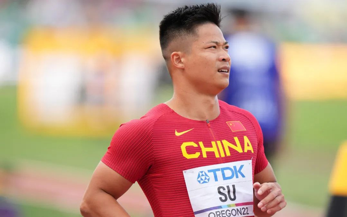 ▲苏炳添将和谢震业等队友参加男子4×100米接力的角逐。  新华社记者 王迎 摄