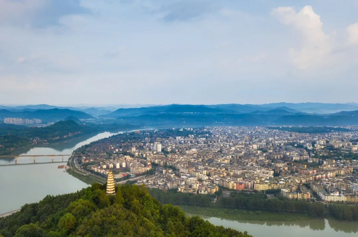 阆中市全景航拍图。图/图虫创意