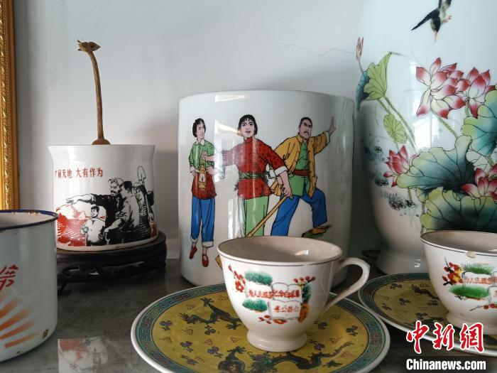 彭良君收藏的茶杯 马国臣 摄