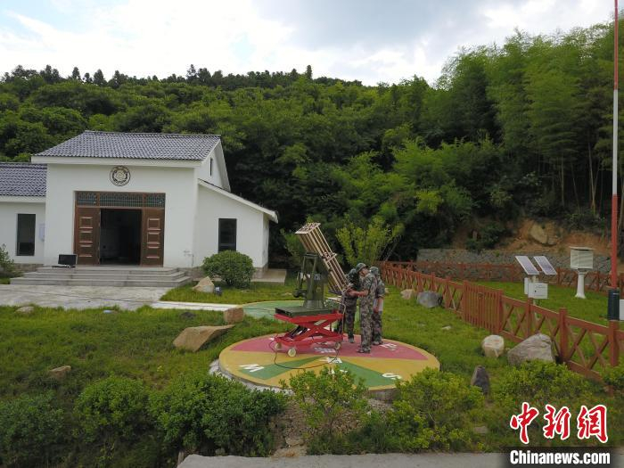 湖州德清开展人工增雨工作。　浙江省气象台供图