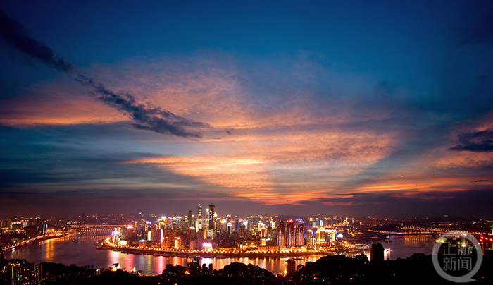 ▲2010年的渝中半岛。范晓东 摄 