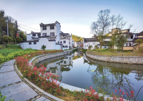 　　徽州区岩寺镇虹光村一角。　资料图