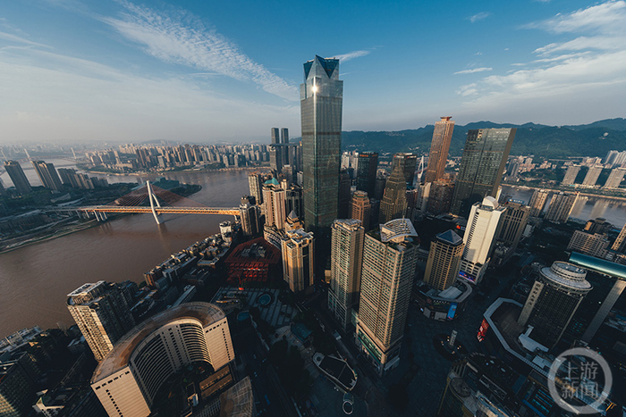 ▲2022年的解放碑CBD。范晓东 摄 