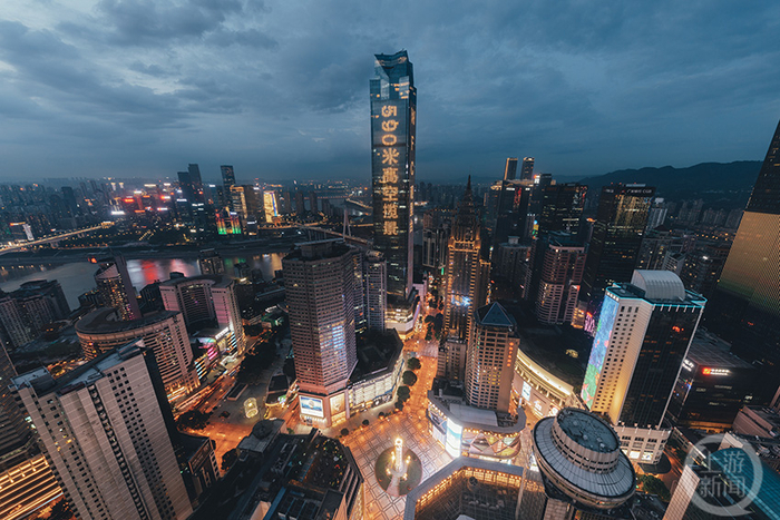 ▲2021年的解放碑。范晓东 摄 