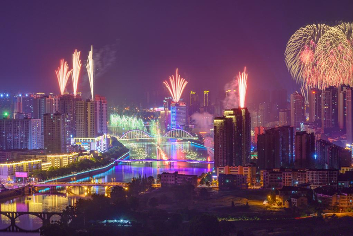 　　这是湖南省浏阳市的烟花表演现场（2019年5月10日摄）。（浏阳市委宣传部供图）