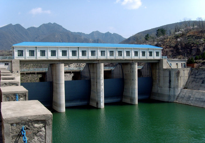 白河堡水库大坝