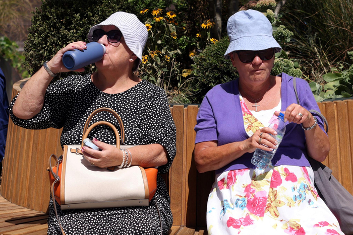 当地时间2022年7月15日，英国伦敦，英国宣布进入国家紧急状态，并第一次发布极端高温红色预警。图/IC photo