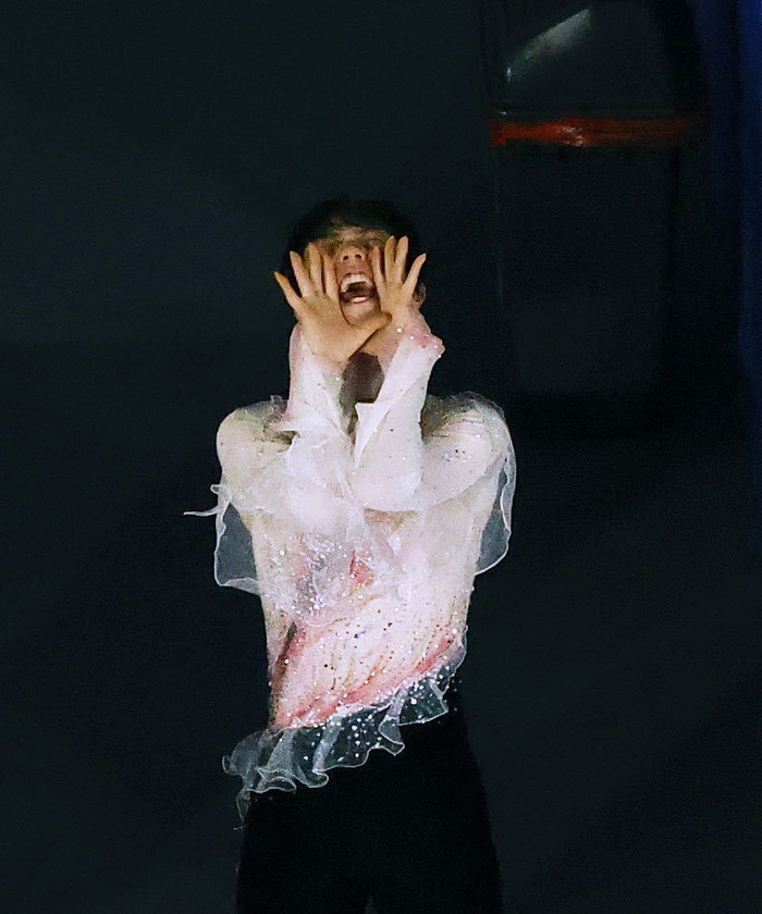 　2022年2月20日，2022北京冬奥会举行花样滑冰表演赛，羽生结弦登场。