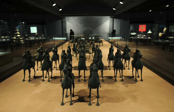 铜奔马出行仪仗队，北晚新视觉供图