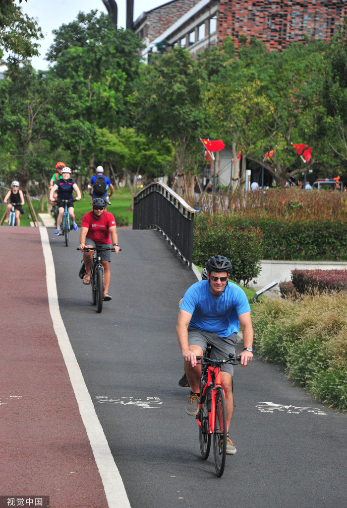 上海滨江骑行  视觉中国 图
