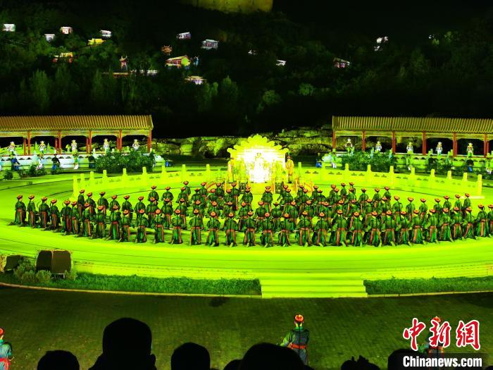 《鼎盛王朝·康熙大典》演出现场。 张桂芹 摄