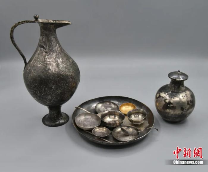 吐谷浑墓葬中出土的酒器。中新社发 甘肃省文物考古研究所 供图