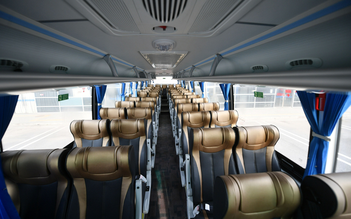 即将投入运营的定制快巴全部为新车。新京报记者 王贵彬 摄