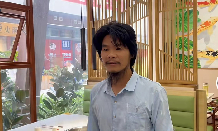 “这辈子不可能打工”的周某当不好老板！火锅店停业，烧烤店15万转让__财经头条__新浪财经