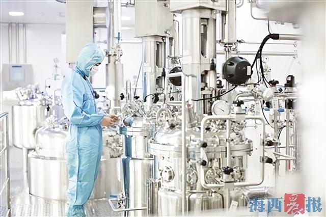多家厦企扩大产能谋发展，跑出发展加速度。图为特宝生物生产车间。海沧区融媒体中心 供图