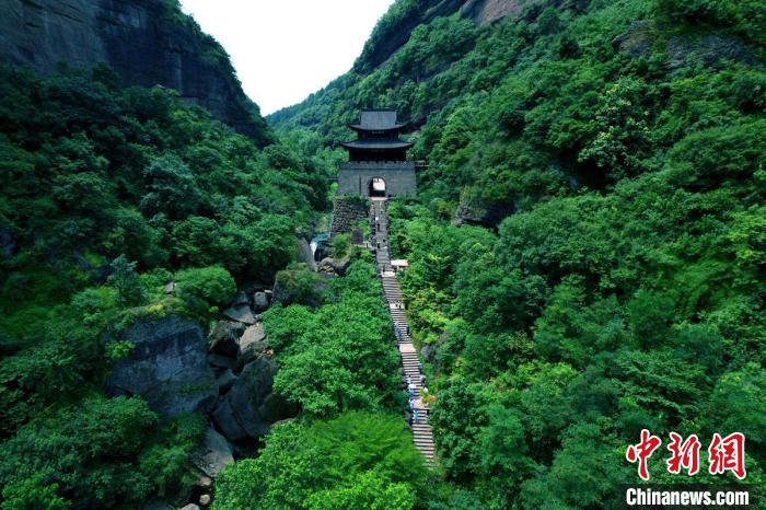 国际知名摄影师镜头中的天险蜀道雄关剑门