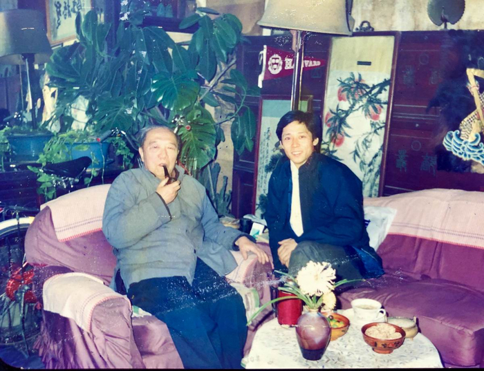 作者在北京宣南双棔书屋拜访吴晓铃先生