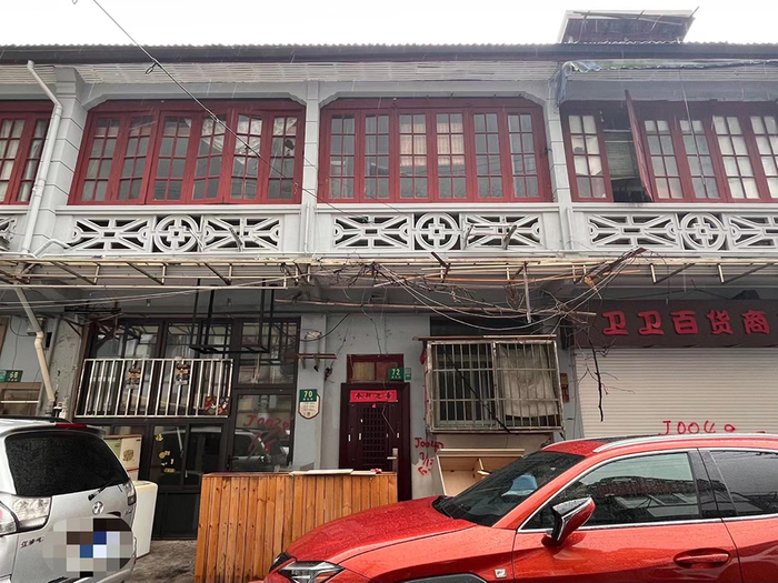 7月19日，梦花街南面一段，人去屋空。澎湃新闻记者 邹佳雯 摄