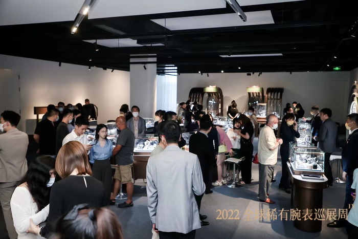 图片来源：周大福钟表