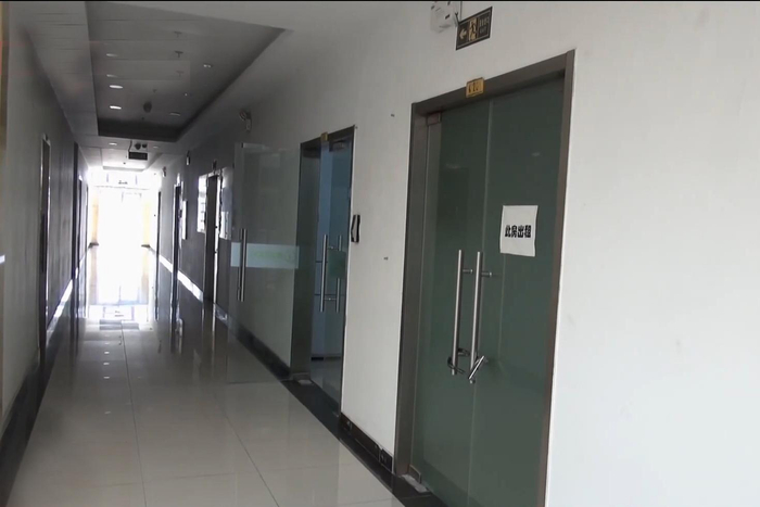 诈骗团伙此前的办公地点已经人去楼空。通州警方供图