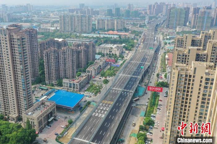 航拍合肥市金寨路高架主线桥。　苏诗洋 摄