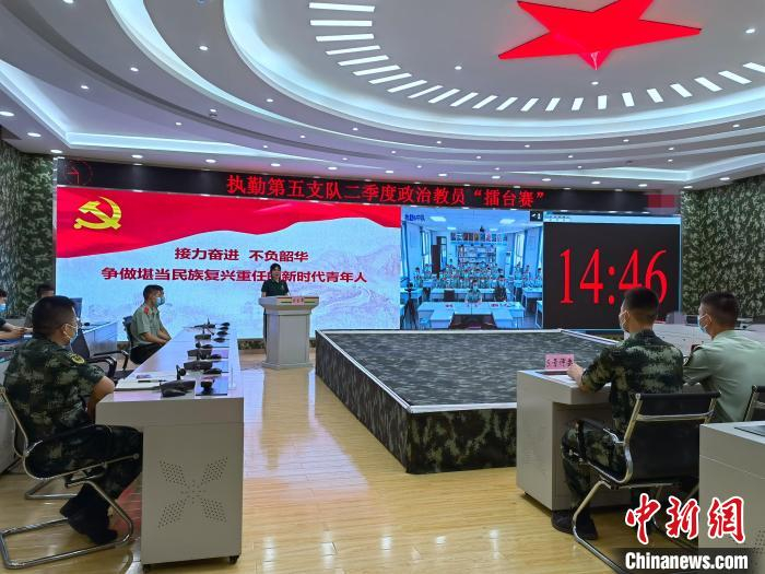 政治教员擂台赛现场。　任勇 摄