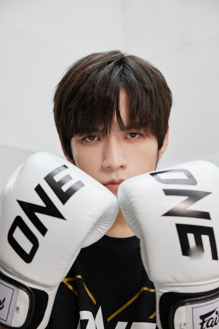 张颜齐表示，练搏击可以激发他的创作灵感。  新京报记者 郭延冰 摄