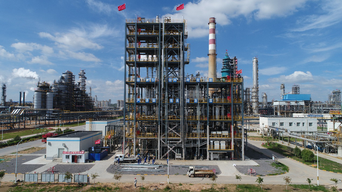 陕西榆林，千吨级煤经合成气直接制低碳烯烃工业试验装置。受访者供图