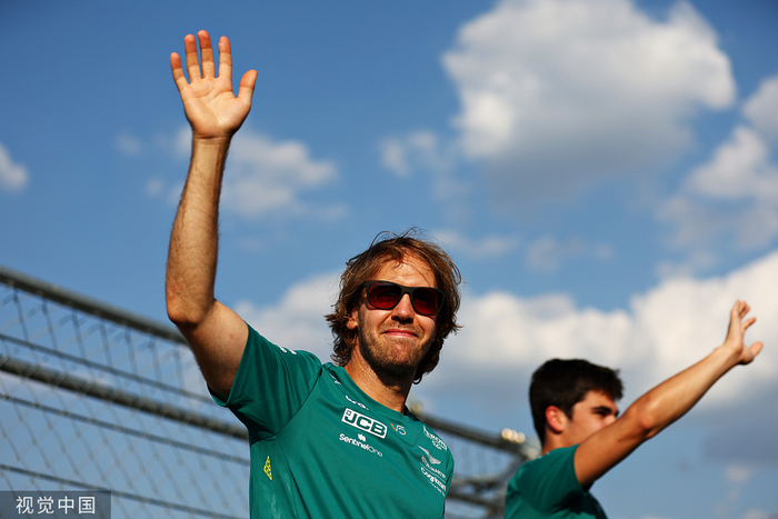 维泰尔是四届F1世界冠军。