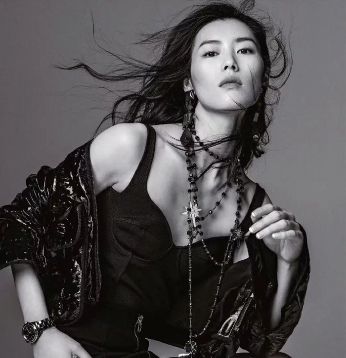 刘雯为品牌走秀图。