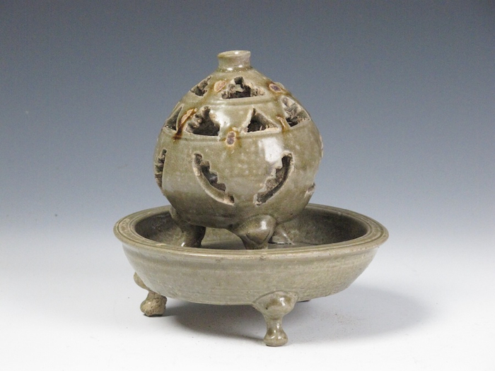 东晋越窑青瓷点彩香熏