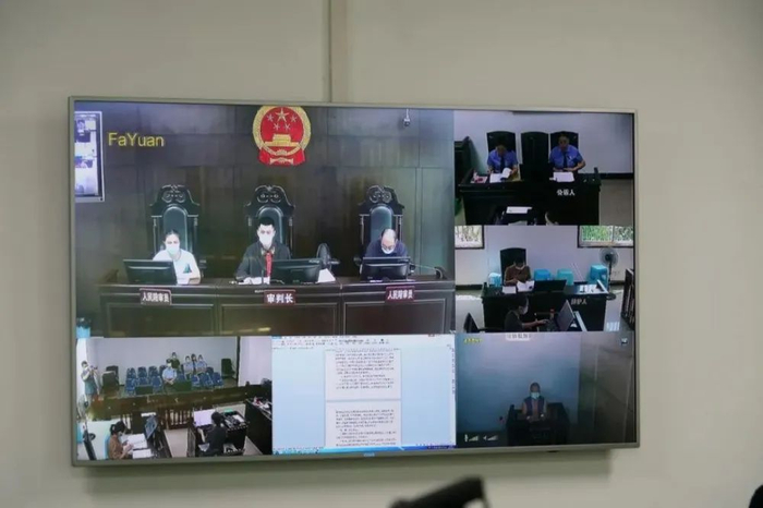 7月29日，忠县法院分别对被告人黄某某诈骗一案，被告人朱某诈骗、合同诈骗一案进行公开开庭宣判。