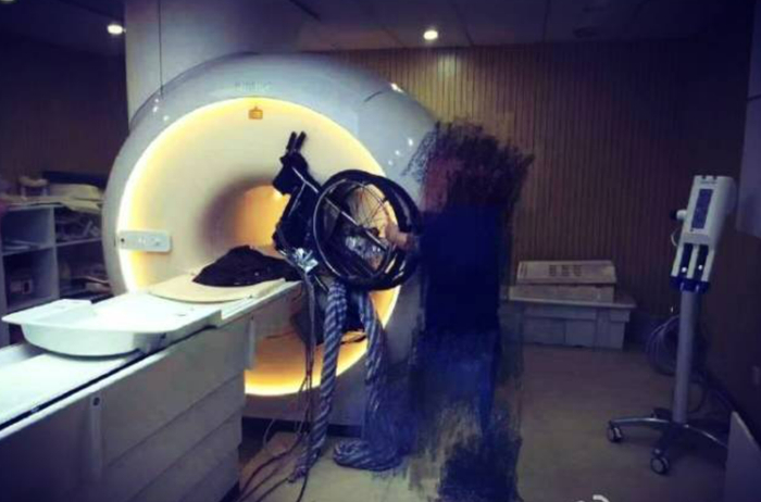 什么病人需要用输液泵又一起轮椅“亲吻”磁共振事故!磁共振安全一定不能忽视_新闻资讯_第2张_活检穿刺产品网 什么病人需要用输液泵又一起轮椅“亲吻”磁共振事故!磁共振安全一定不能忽视_https://www.jmylbn.com_新闻资讯_第2张