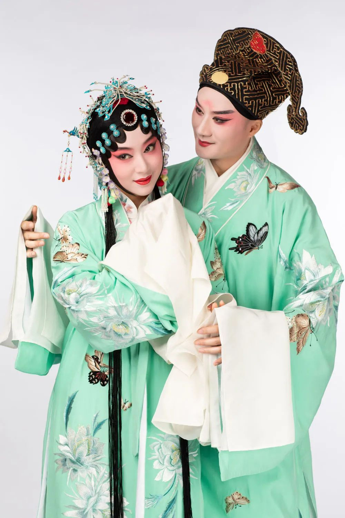 图为重逢《牡丹亭》剧照