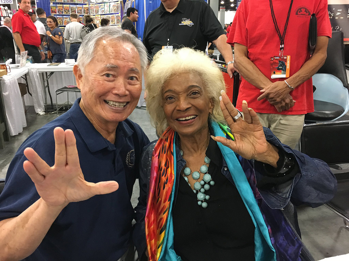 妮切尔·尼克尔斯与饰演舵手苏鲁的乔治·武井