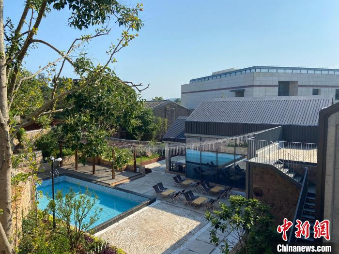 海霞青年营一景。　林波 摄