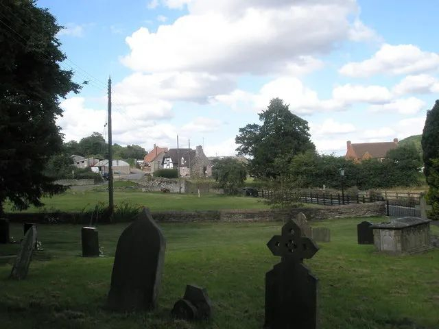 英国小镇Easthope，本森的出生地。/wiki